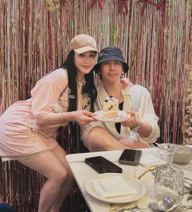 钟丽缇提前为张伦硕43岁庆生 高调表白